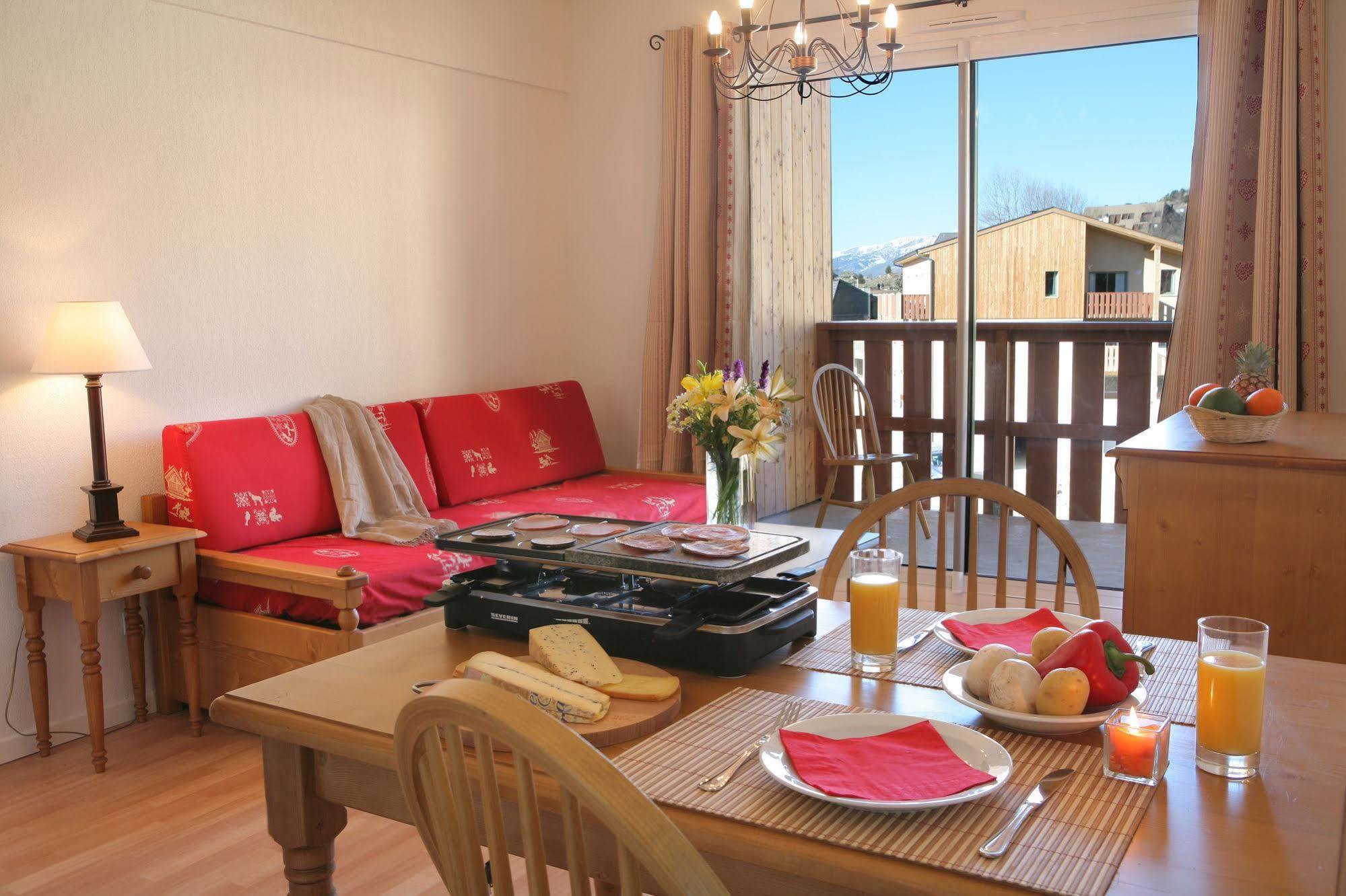 Residence Nemea Les Chalets Du Belvedere Font-Romeu-Odeillo-Via Екстер'єр фото